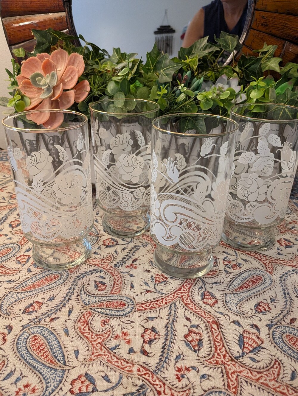 Vintage Libbey Set of 4 Etched Floral Highball Glasses with Gold Rims - Picture 1 of 8